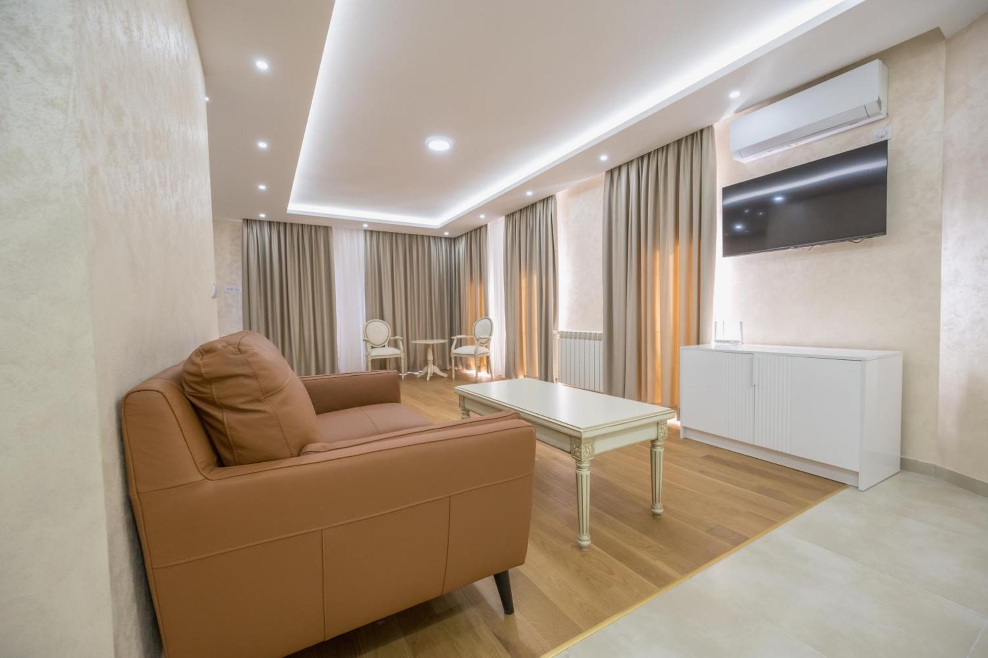 Monelly Apartments Loznica - Pesacka Zona ภายนอก รูปภาพ